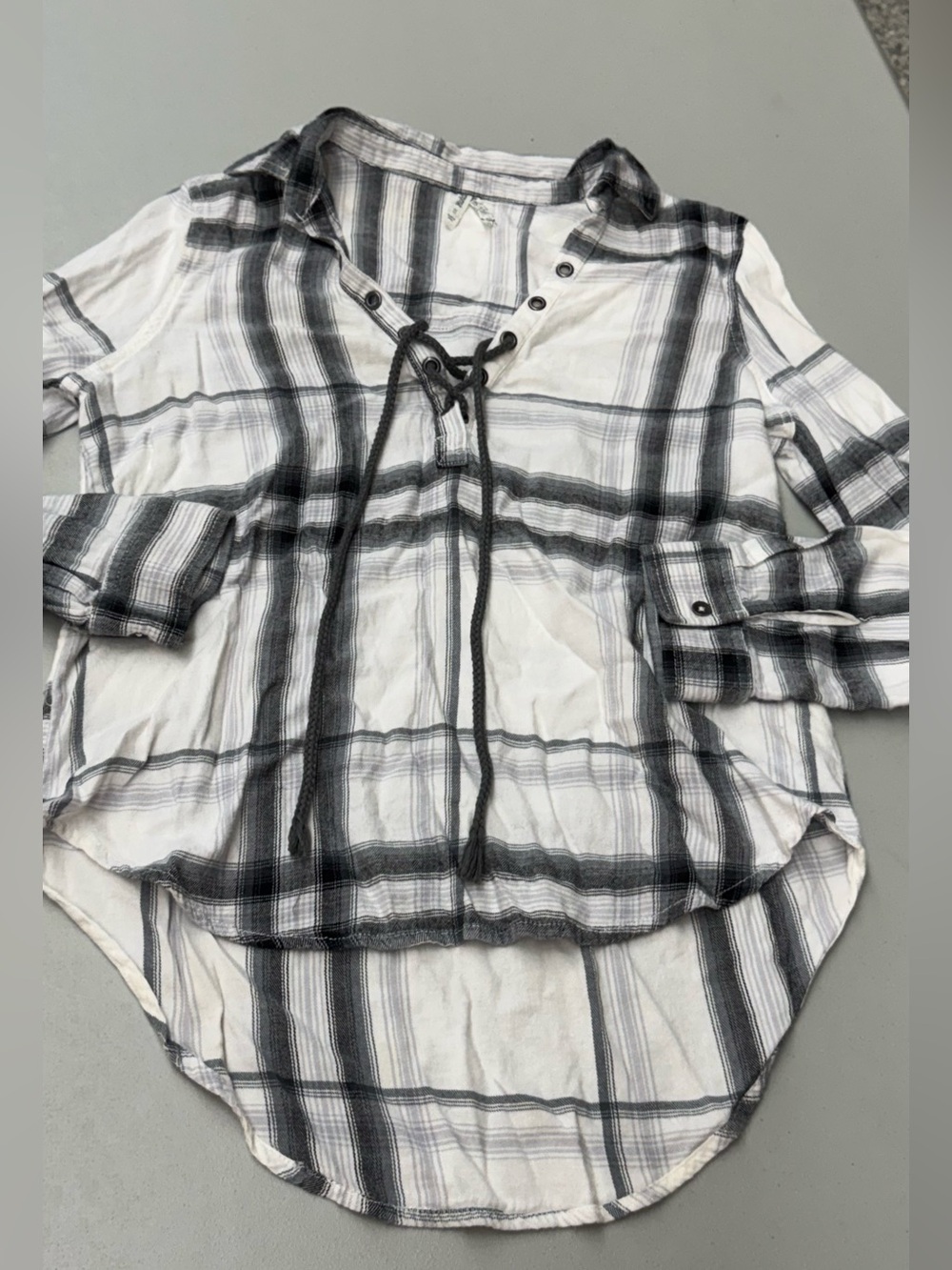 Mudd Women’s White & Black Plaid Lace-Up Collared Tunic Top Blouse shirt